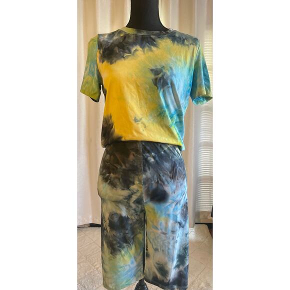 New Fashion Tie Dye Short Set Size Small - Picture 1 of 6